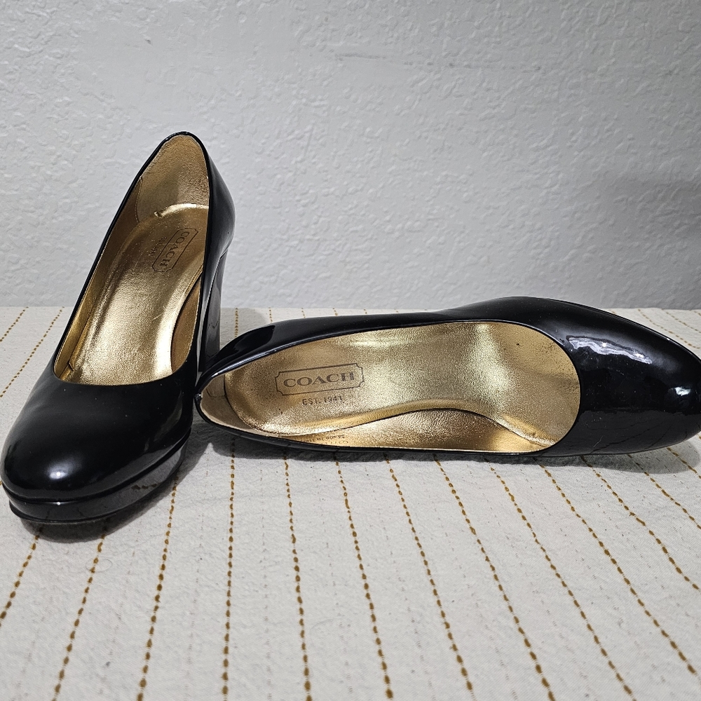 COACH Black Patent pumps - Picture 3 of 10